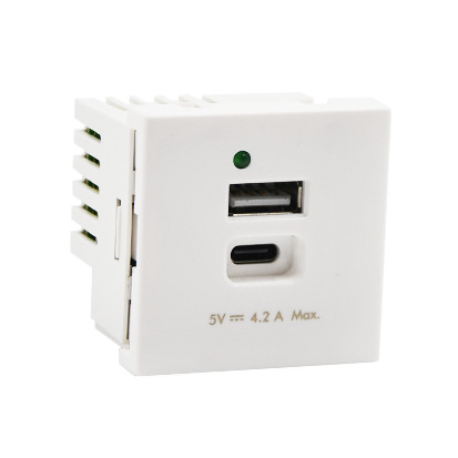 Зарядний пристрій 2хUSB тип A+C, 5V, DC 4,2A  K45 45x45мм, білий (K126G/9)