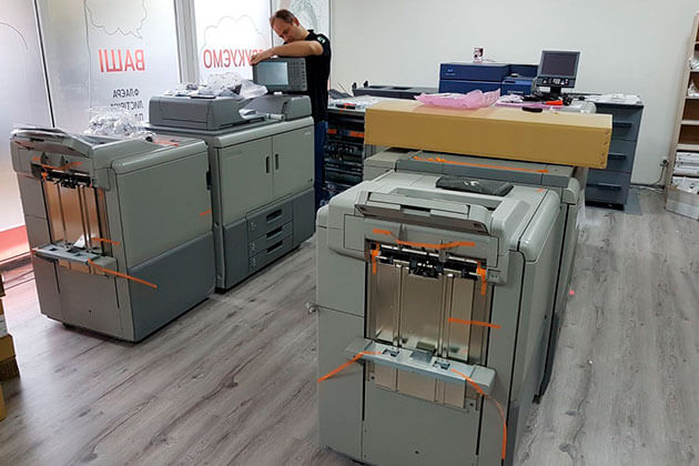 Установка компанией «Мегатрейд» двух машин Ricoh расширяет производство типографии «Поліграфіка» в Черновцах