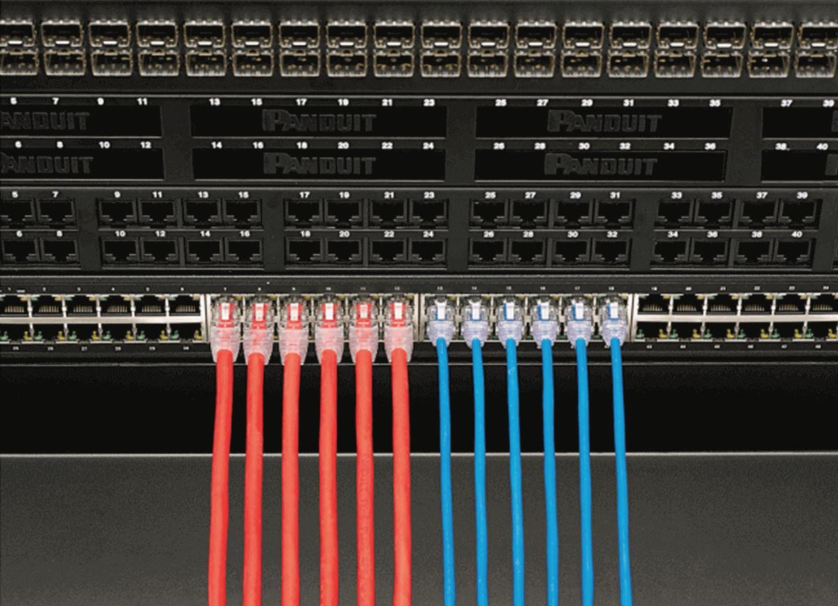 Червоні кабелі категорії 6 ліворуч містять проводи 26-AWG, а сині − проводи 28-AWG Червоні кабелі категорії 6 ліворуч містять проводи 26-AWG, а сині − проводи 28-AWG